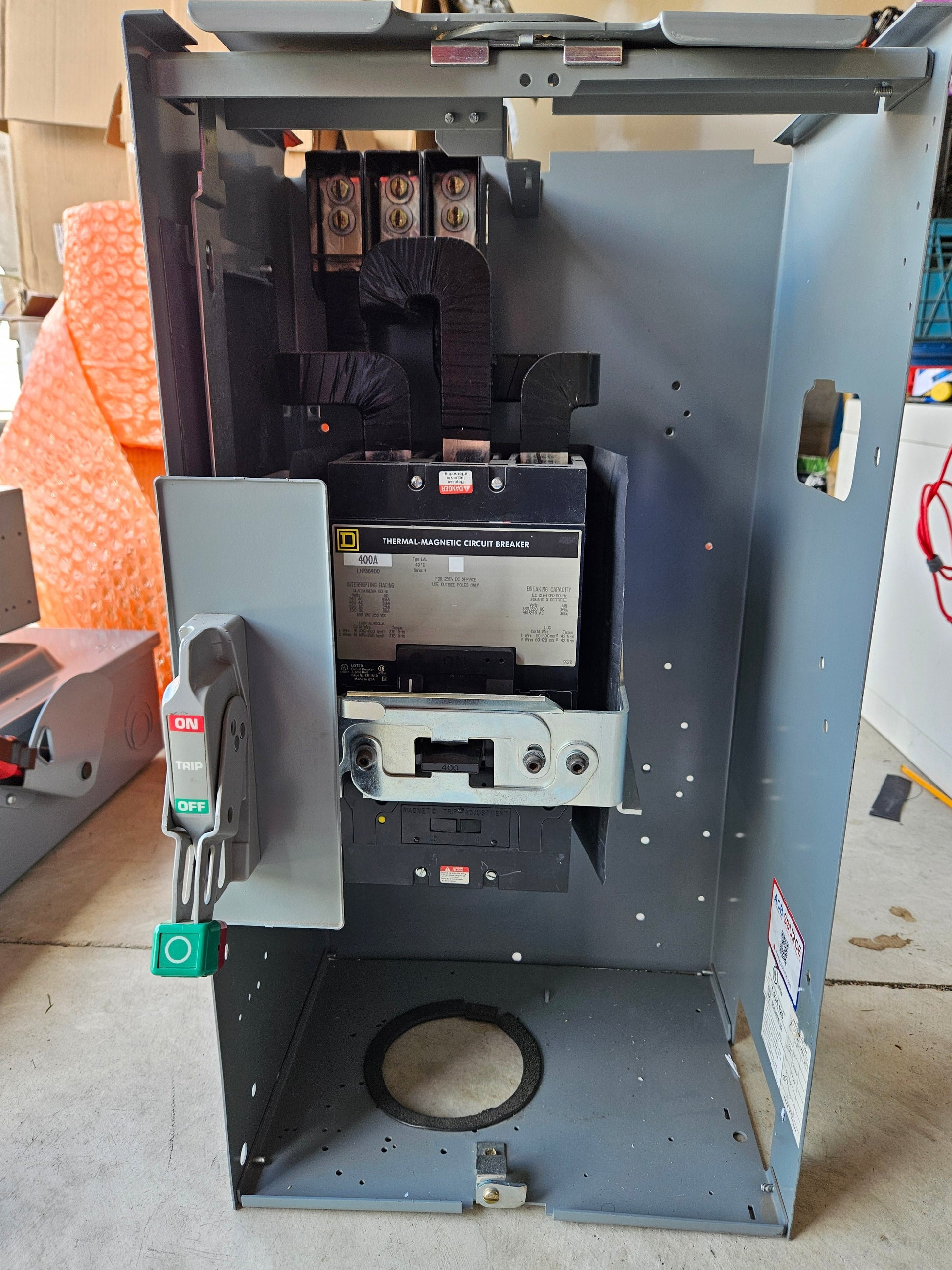 SQUARE D MODEL 6 MCC BUCKET 400A Breaker Feeder