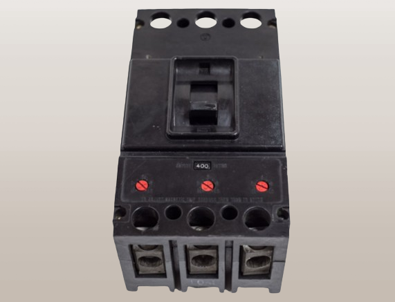LB3070 - EATON MOLDED CASE CIRCUIT BREAKER